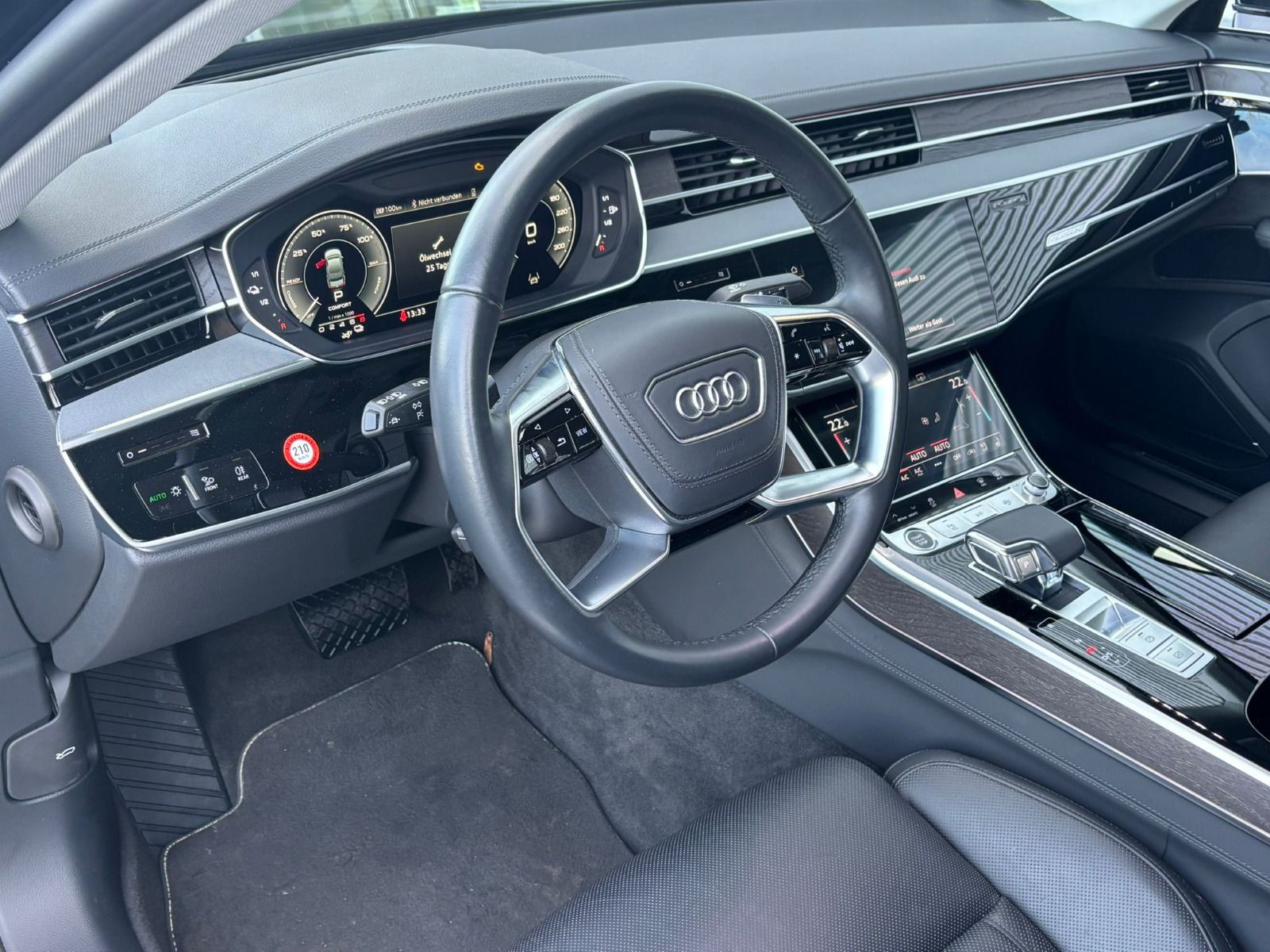 Fahrzeugabbildung Audi A8 60 TFSIe+PANORAMADACH+LASERLICHT+B&O+HEAD UP+