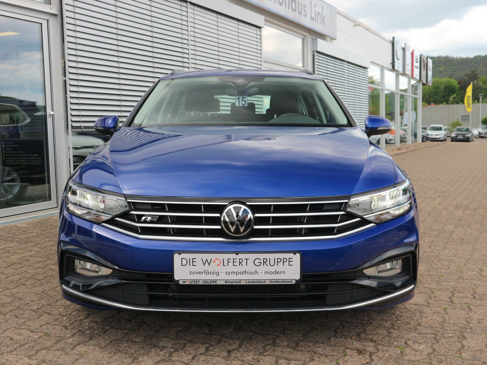 Fahrzeugabbildung Volkswagen Passat Variant Business R-Line 2.0 TDI ACC RFK LED NAVI
