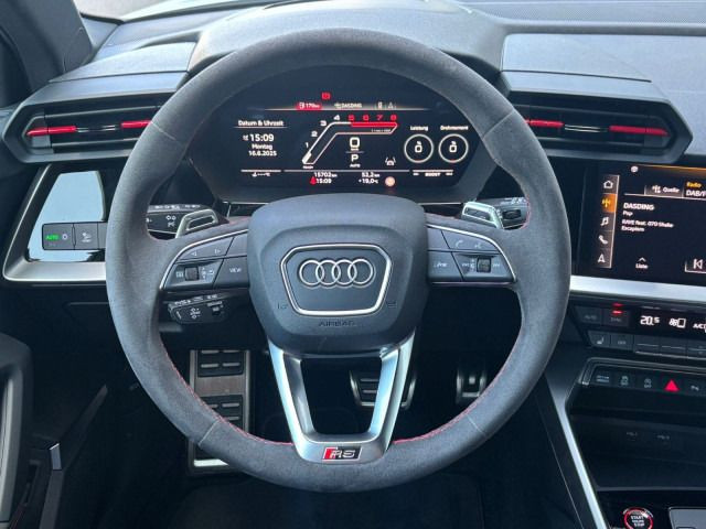 Fahrzeugabbildung Audi RS 3 Sportback +WINTERRÄDER+SPORTABGAS+HEAD UP+