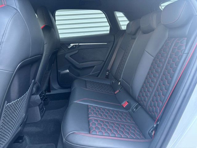 Fahrzeugabbildung Audi RS 3 Sportback +WINTERRÄDER+SPORTABGAS+HEAD UP+