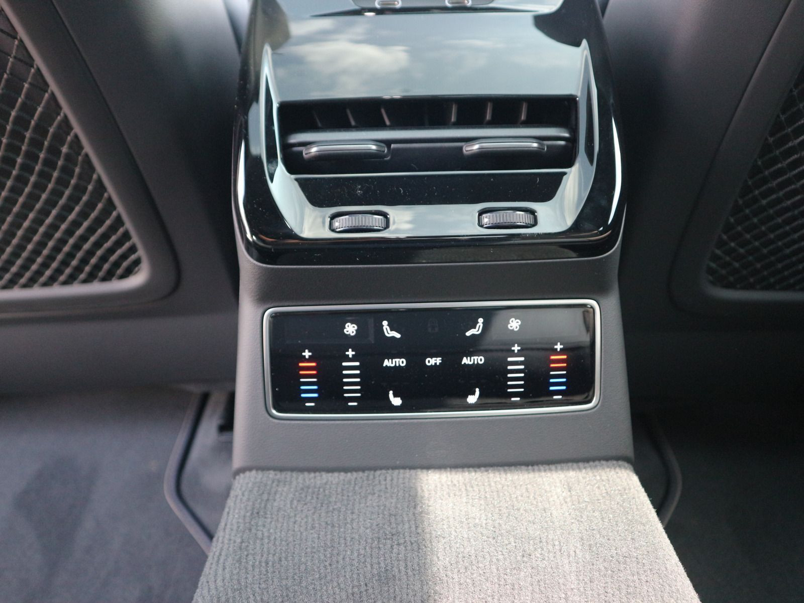 Fahrzeugabbildung Audi A6 Limousine TFSI quattro S line*PANO*B&O*HuD*