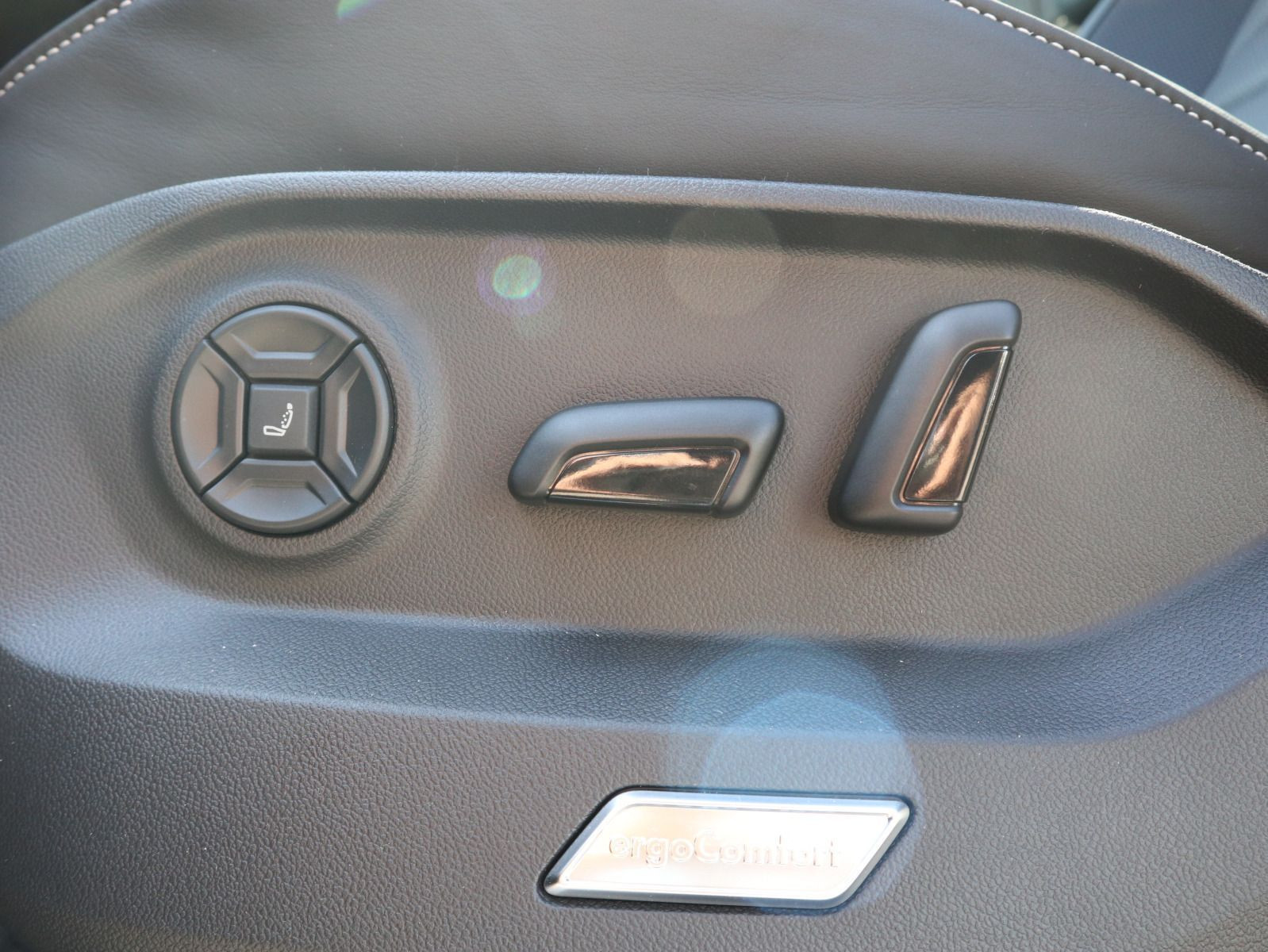 Fahrzeugabbildung Volkswagen Touareg R-Line FINAL EDITION V6 TDI SCR 4MOTION (286 PS) 8-Gang-Automatik*AHK*WINTERRÄDER*PANORAMA*