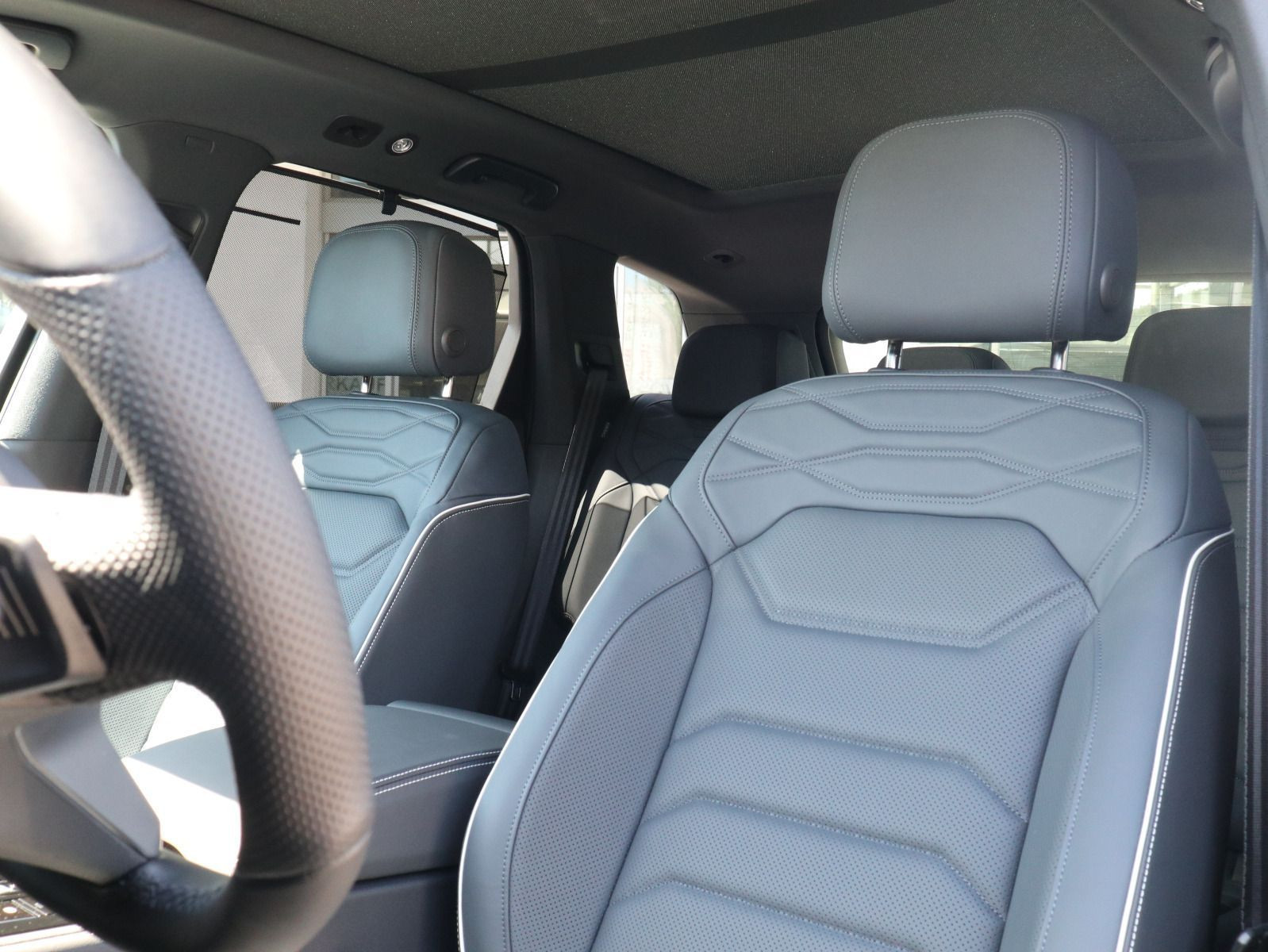 Fahrzeugabbildung Volkswagen Touareg R-Line FINAL EDITION V6 TDI SCR 4MOTION (286 PS) 8-Gang-Automatik*AHK*WINTERRÄDER*PANORAMA*