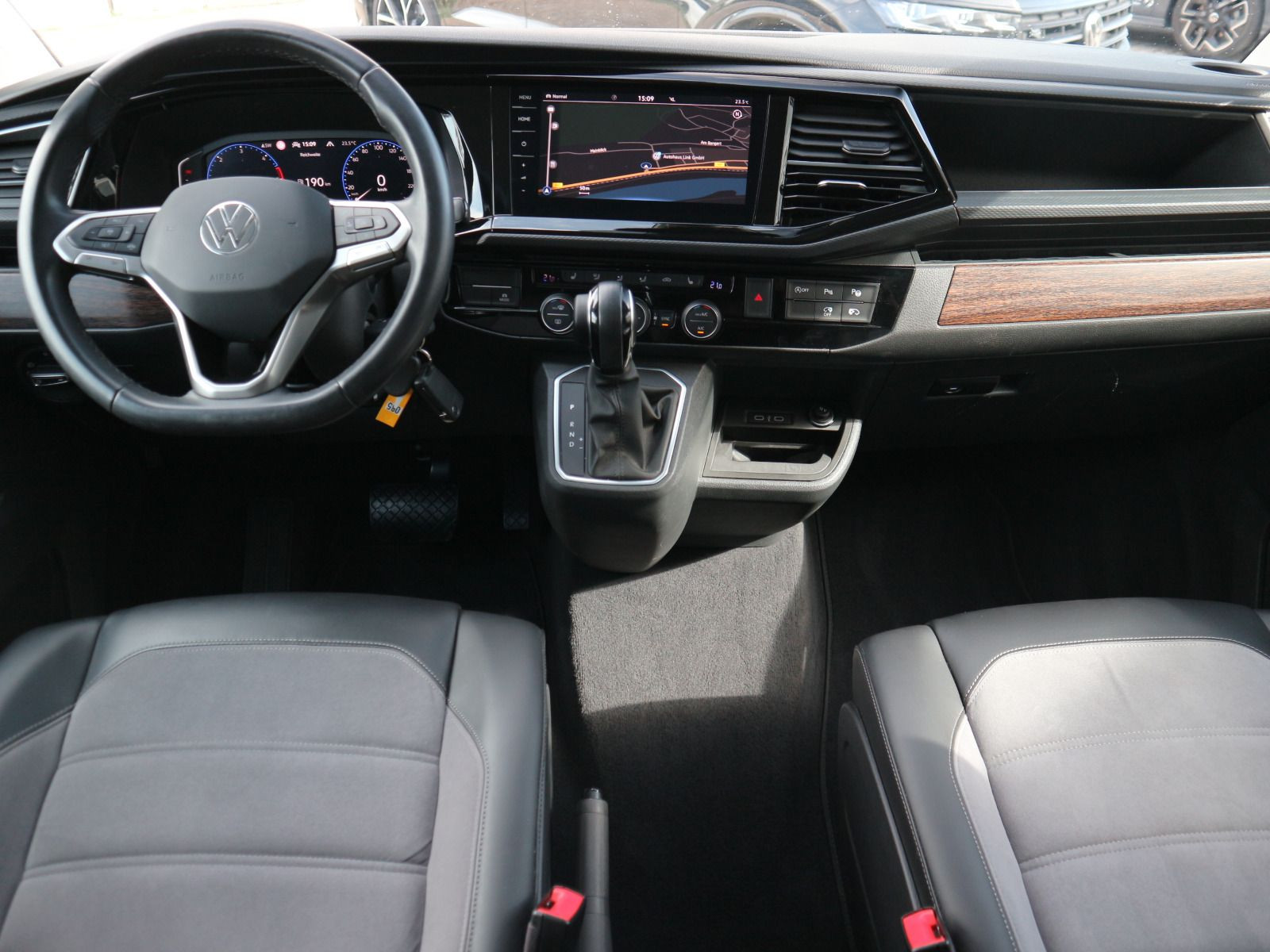 Fahrzeugabbildung Volkswagen T6.1 Multivan Generation Six 2.0 TDI ABT AHK