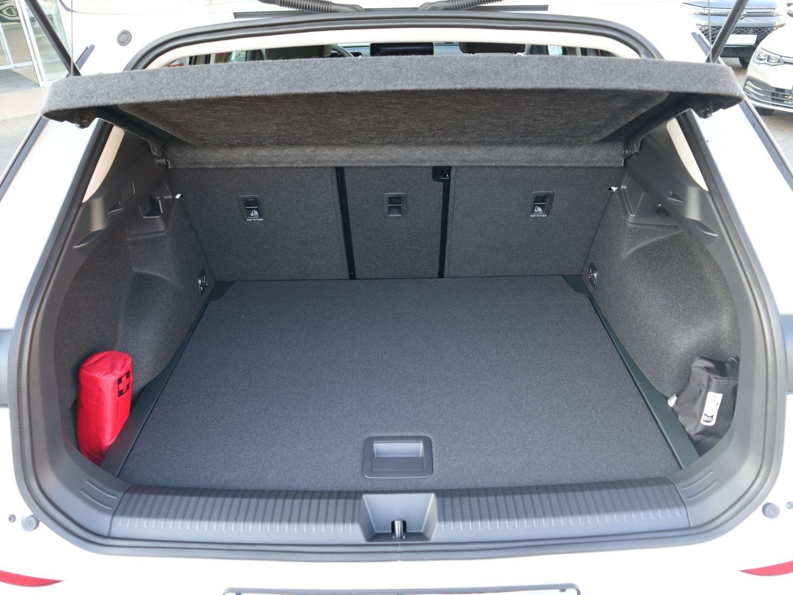 Fahrzeugabbildung Volkswagen T-Roc Life 1.5 eTSI OPF (116 PS) DSG *GANZJAHRESREIFEN*NAVI*NEUES MODELL*
