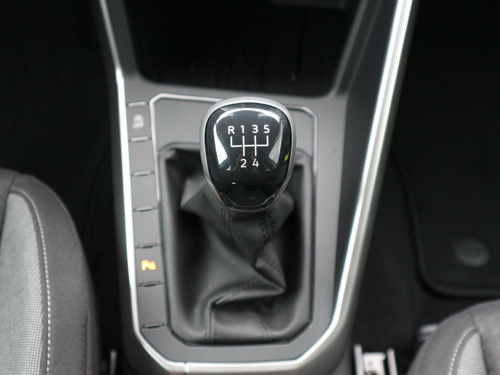 Fahrzeugabbildung Volkswagen Taigo Life 1,0 TSI OPF (95 PS) 5-Gang *WINTERRÄDER*LED-MATRIX*NAVI*