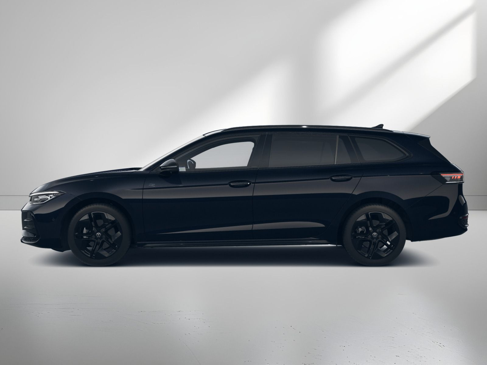 Fahrzeugabbildung Volkswagen Passat R-Line 2,0 TDI SCR (150 PS) DSG *BLACKSTYLE*AHK*STANDHZG*NAVI
