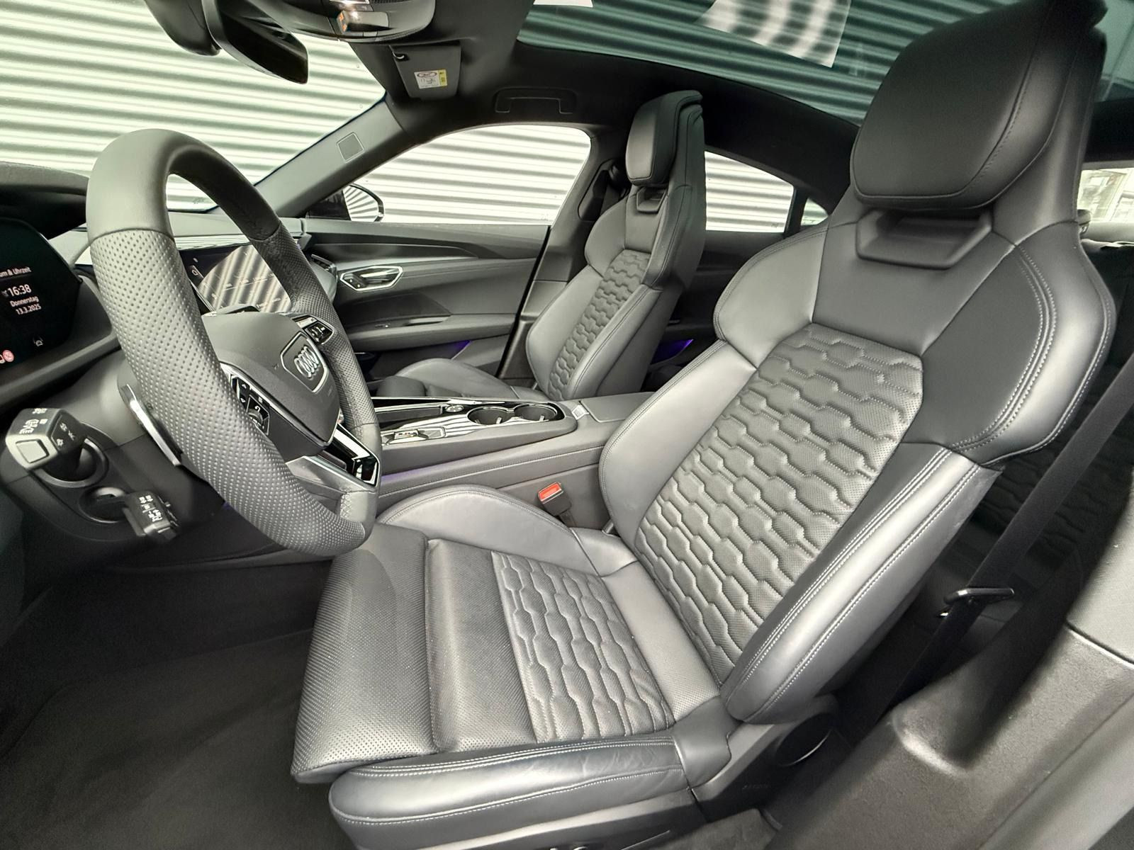 Fahrzeugabbildung Audi e-tron GT QUATTRO+WR+MASSAGE+LASERLICHT+360°+HUD
