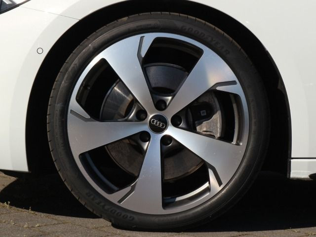 Fahrzeugabbildung Audi A5 Limousine edition one e-hybrid quattro 220 kW