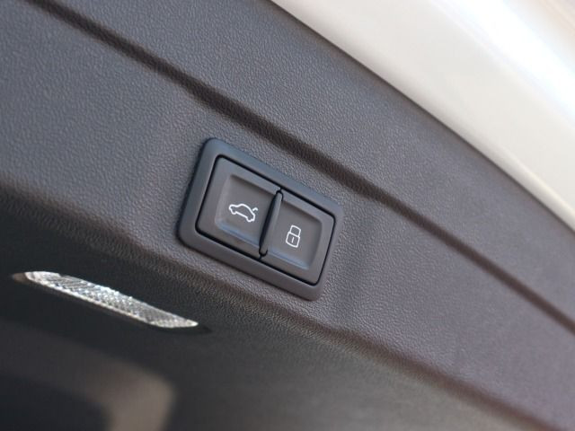Fahrzeugabbildung Audi A5 Limousine edition one e-hybrid quattro 220 kW