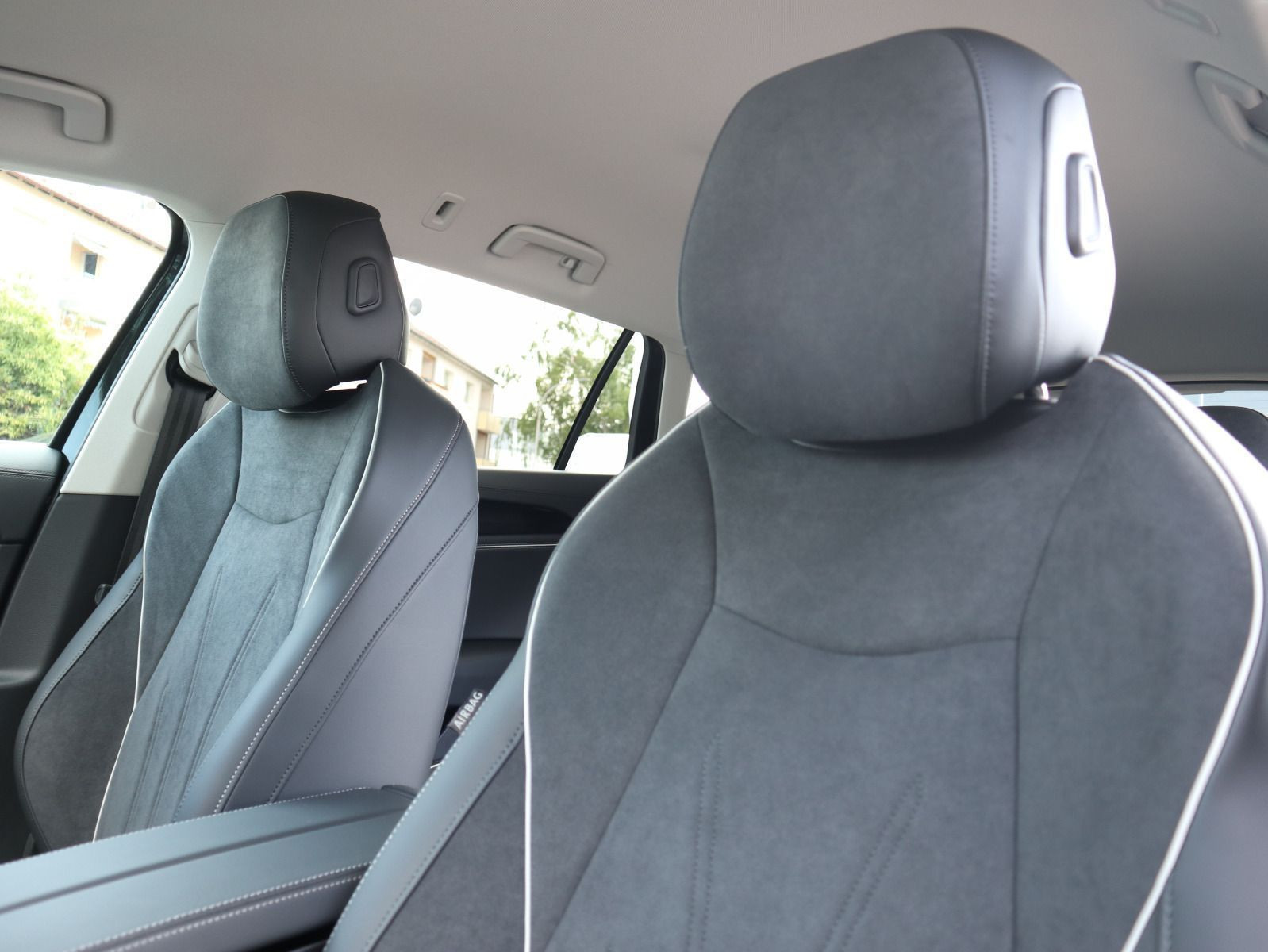 Fahrzeugabbildung Volkswagen Passat Business 2,0 TDI SCR (150 PS) DSG *NAVI*AHK*