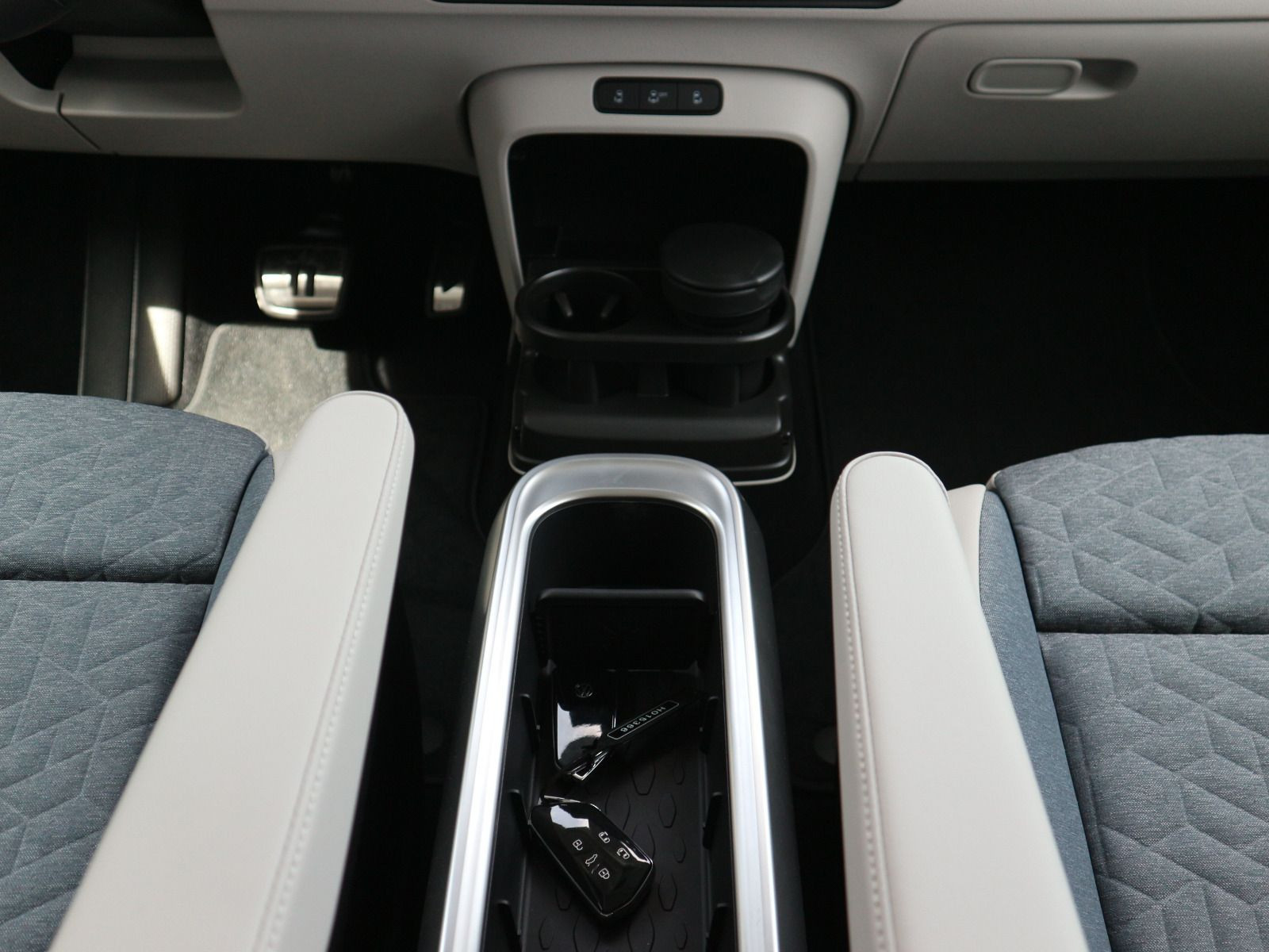 Fahrzeugabbildung Volkswagen ID.Buzz PRO AHK MATRIX LED ACC AREA EASY OPEN