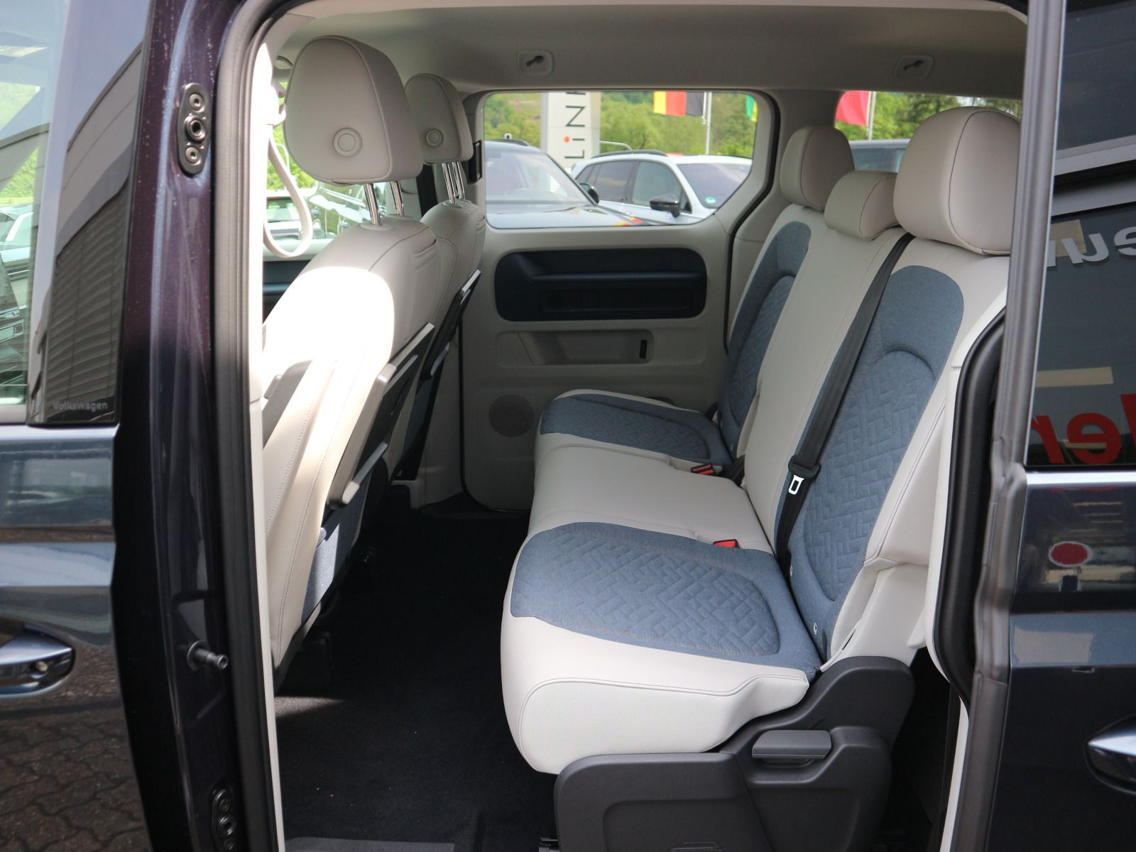 Fahrzeugabbildung Volkswagen ID.Buzz PRO AHK MATRIX LED ACC AREA EASY OPEN