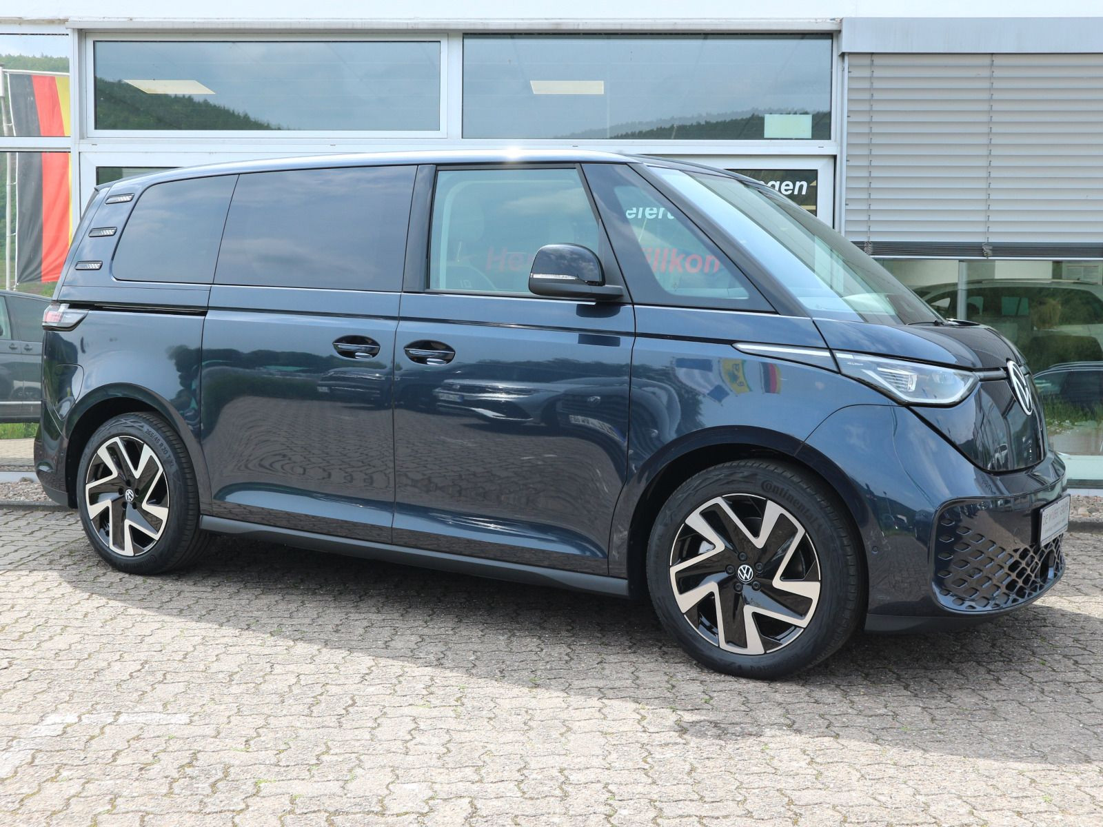 Fahrzeugabbildung Volkswagen ID.Buzz PRO AHK MATRIX LED ACC AREA EASY OPEN