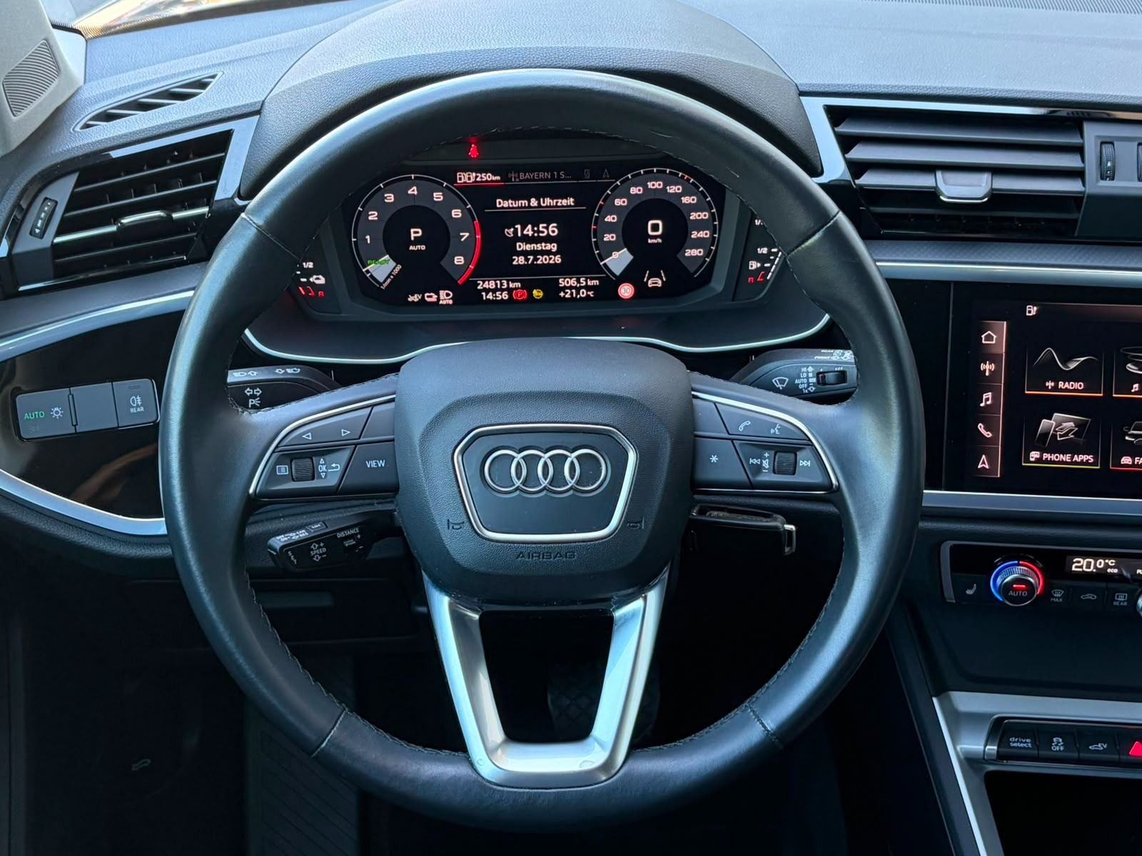 Fahrzeugabbildung Audi Q3 45 TFSIe S-TRONIC+WINTERRÄDER+AHK+SOUNDSYSTEM