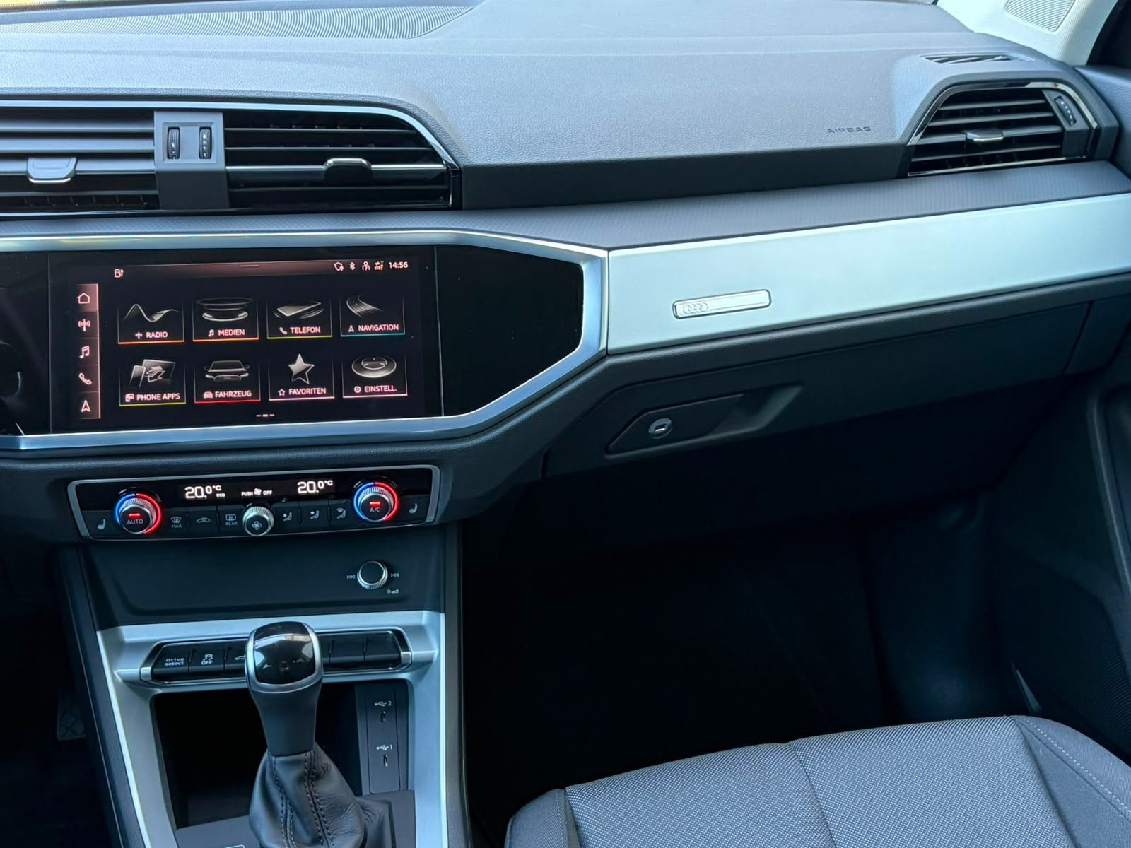 Fahrzeugabbildung Audi Q3 45 TFSIe S-TRONIC+WINTERRÄDER+AHK+SOUNDSYSTEM
