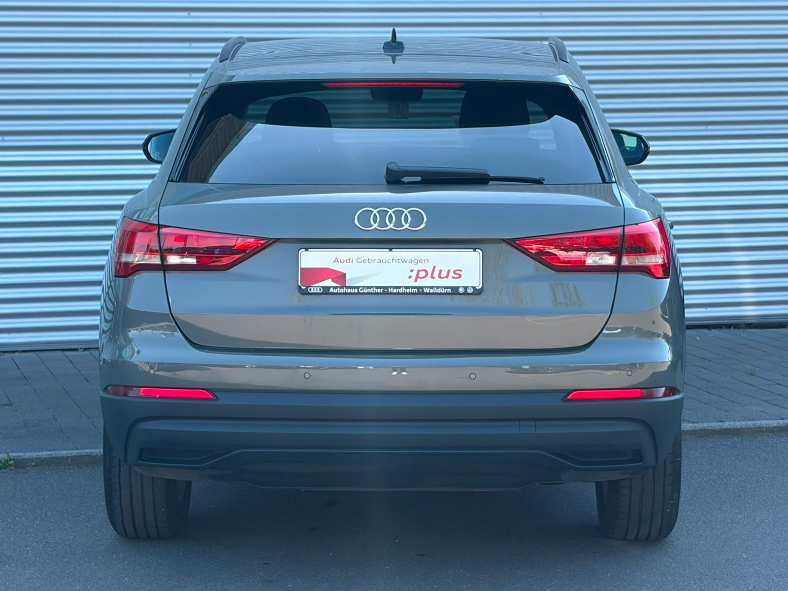 Fahrzeugabbildung Audi Q3 45 TFSIe S-TRONIC+WINTERRÄDER+AHK+SOUNDSYSTEM