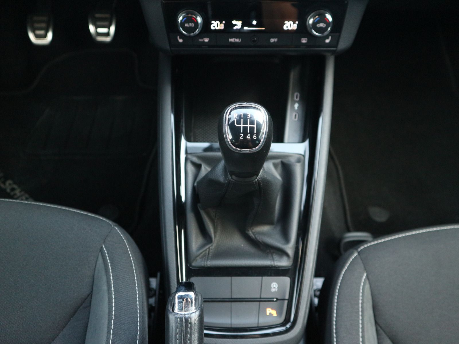 Fahrzeugabbildung SKODA Scala Style 1.5 TSI RFK LED RFK CARPLAY GRA