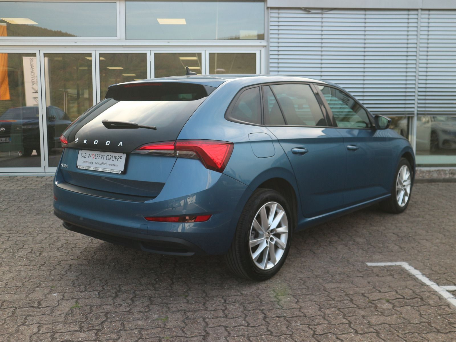 Fahrzeugabbildung SKODA Scala Style 1.5 TSI RFK LED RFK CARPLAY GRA