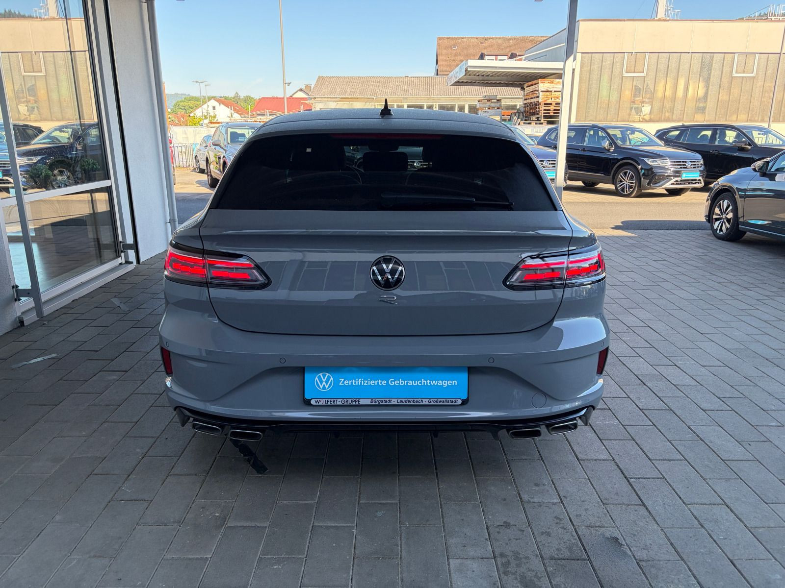 Fahrzeugabbildung Volkswagen Arteon R Shooting Brake 2.0 TSI DSG 4M 360° MATRIX ACC