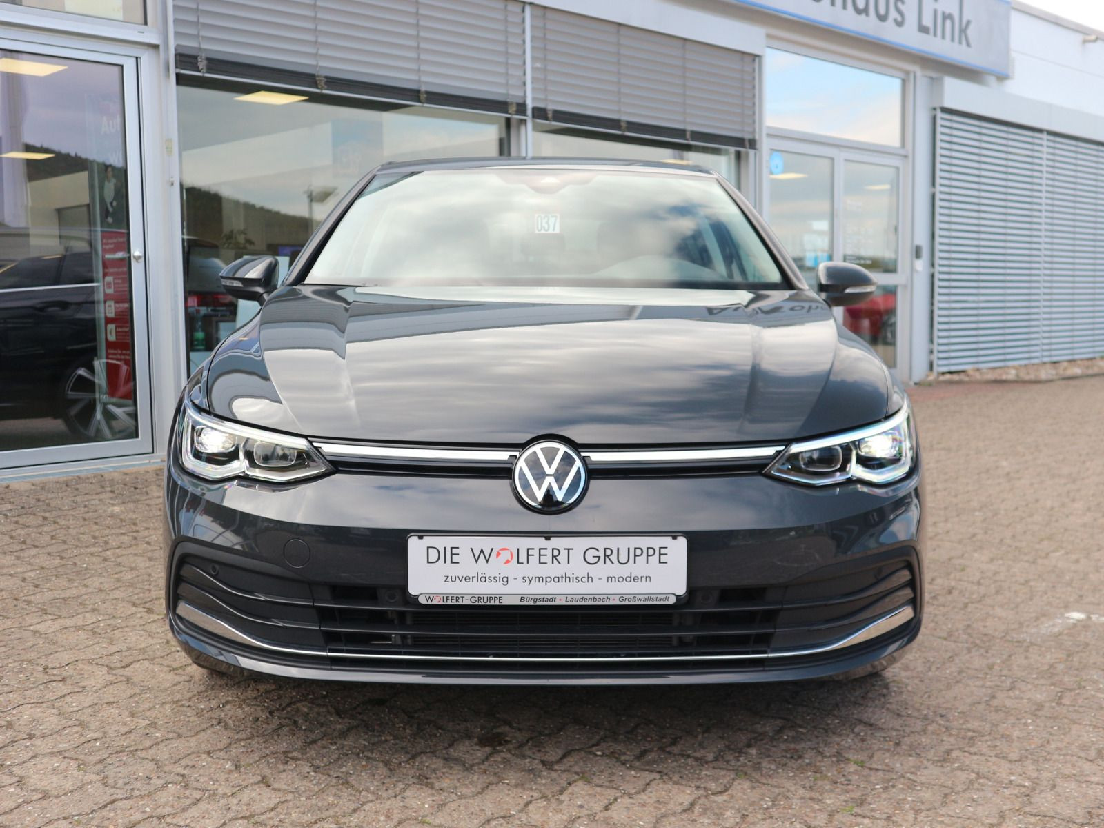 Fahrzeugabbildung Volkswagen Golf Style 1.5 TSI RFK ACC NAVI LED CARPLAY 18