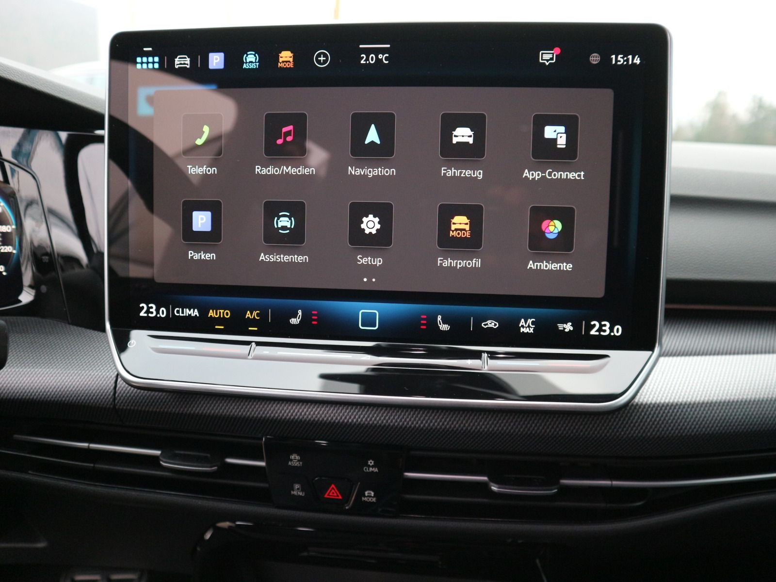 Fahrzeugabbildung Volkswagen Golf Variant R-Line 1.5 eTSI DSG LED PLUS ACC 18