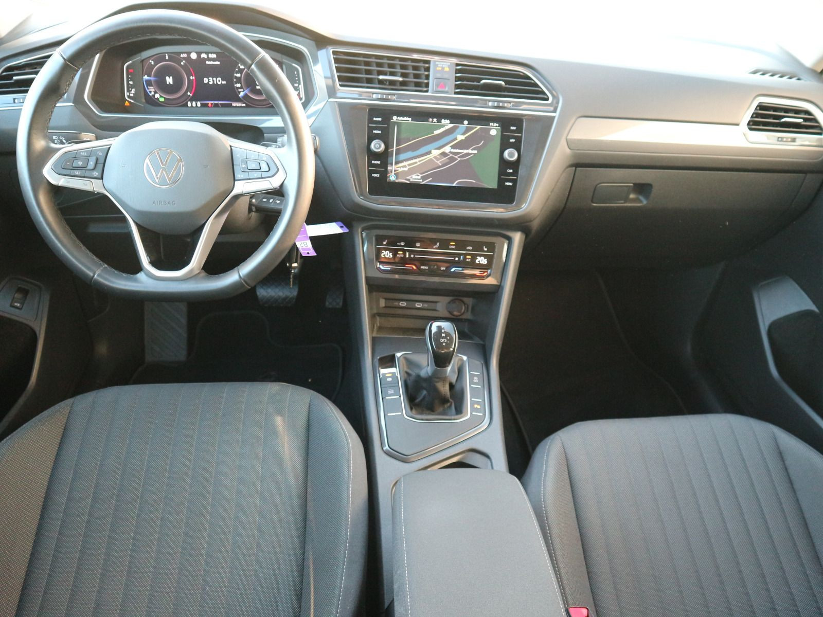 Fahrzeugabbildung Volkswagen Tiguan Allspace Life 2.0 TDI DSG RFK ACC LED NAVI