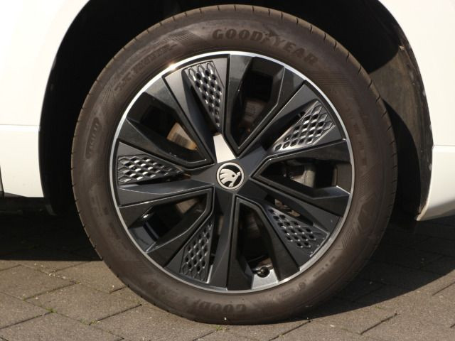 Fahrzeugabbildung SKODA Karoq 1.5 TSI ACT Sportline*NAVI*AHK*ACC*MATRIX*
