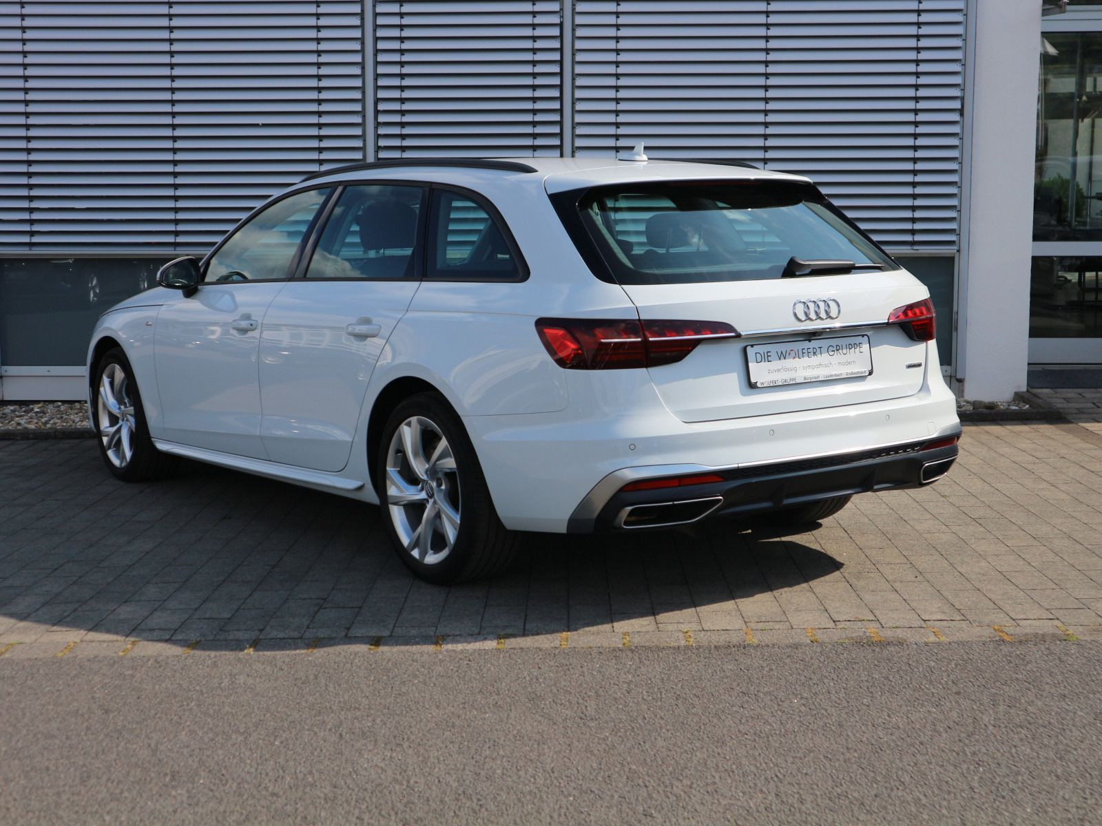 Fahrzeugabbildung Audi A4 Avant 45 TDI quattro S line MATRIX*NAVI*RFK