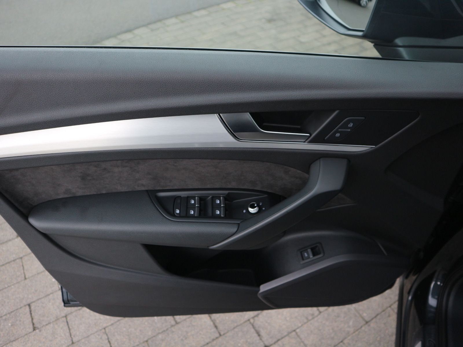 Fahrzeugabbildung Audi Q5 2.0 TFSI quattro S tronic sport CARPLAY*LED*SHZ*NAVI