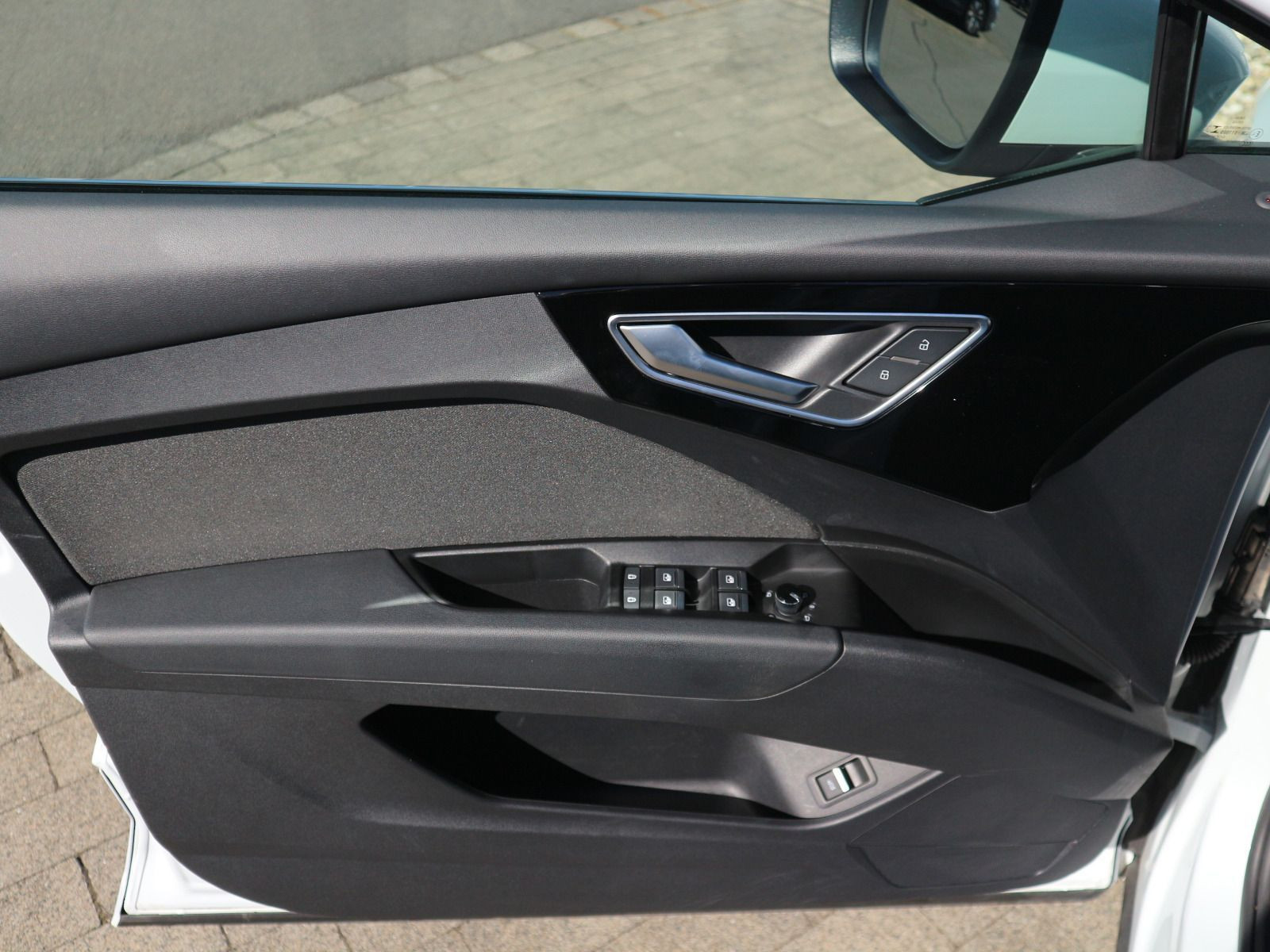 Fahrzeugabbildung Audi Q4 e-tron 45 basis quattro GRA*NAVI