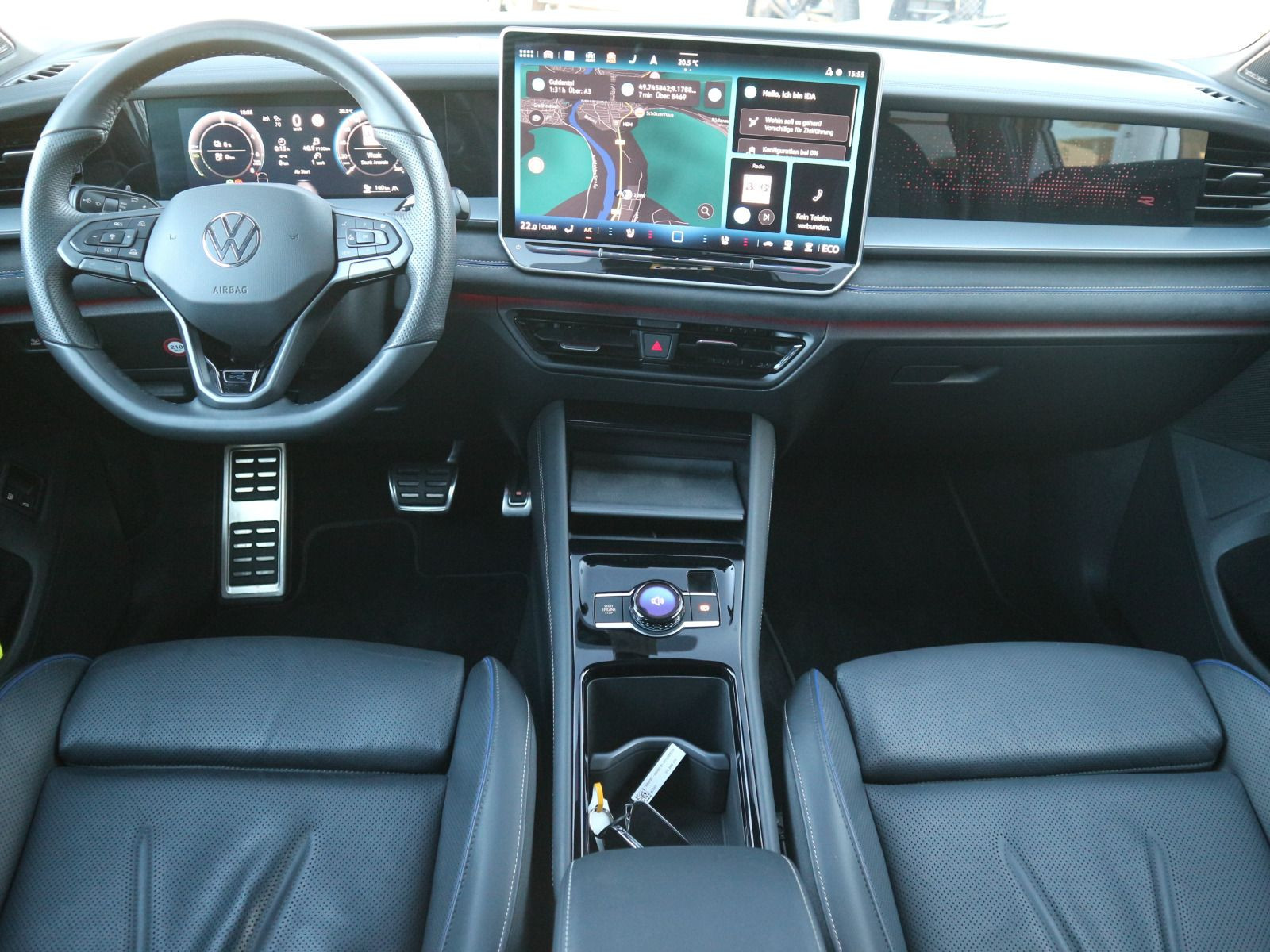 Fahrzeugabbildung Volkswagen Tayron R-Line 1.5 TSI eHybrid DSG PANO HK 360° ACC