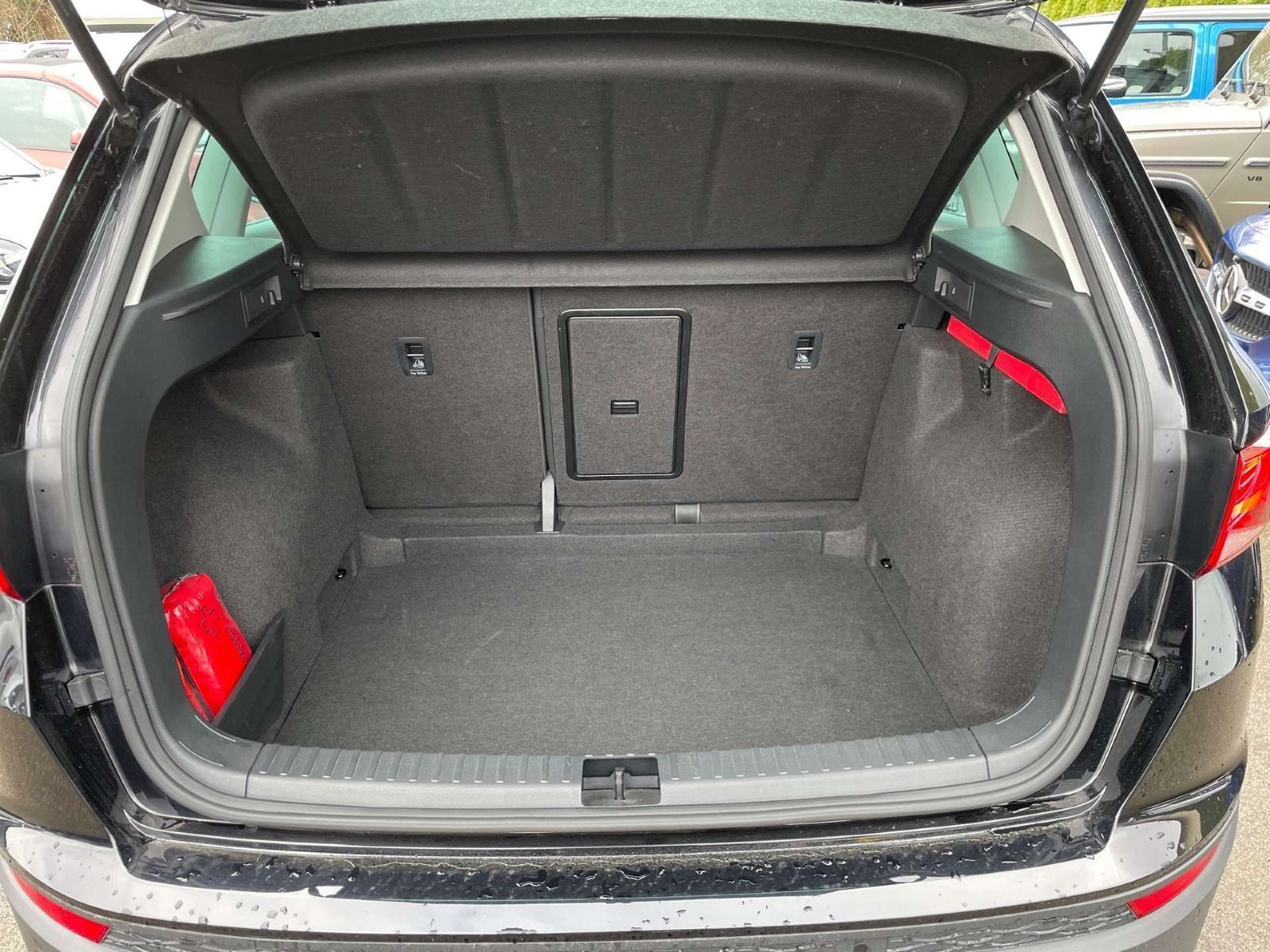 Fahrzeugabbildung SEAT Ateca 1.6 TDI DSG Style PANO LED BEATS 360° NAVI