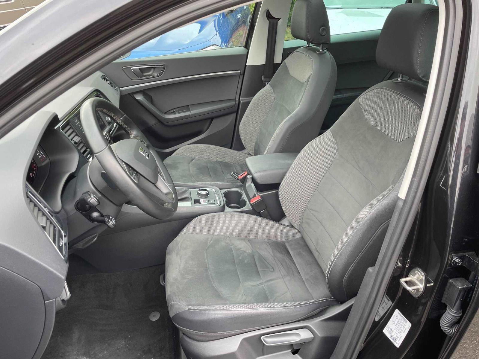 Fahrzeugabbildung SEAT Ateca 1.6 TDI DSG Style PANO LED BEATS 360° NAVI