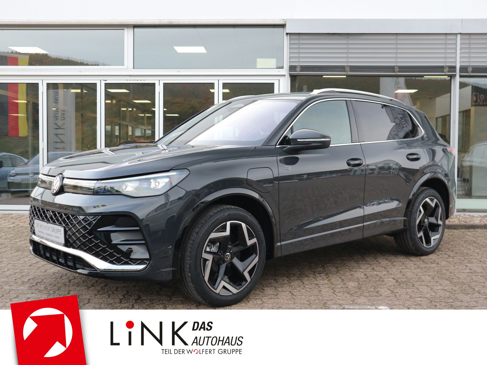 Volkswagen Tiguan R-Line 1,5 eHybrid OPF (150 PS) / (115 PS) DSG*AHK*WINTERRÄDER*
