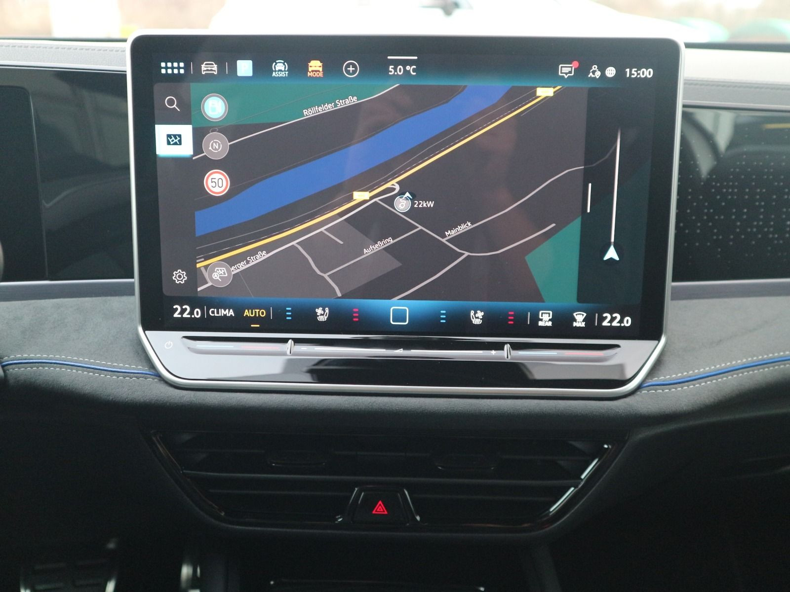 Fahrzeugabbildung Volkswagen Passat R-Line 2,0 TDI SCR 4MOTION (193 PS) DSG *STDHZG*AHK*R-LINE SIGNATURE*