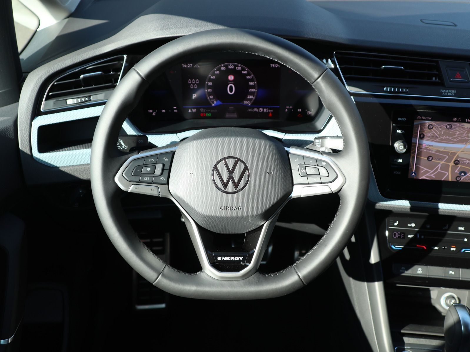 Fahrzeugabbildung Volkswagen Touran ENERGY 1,5 TSI OPF (150 PS) DSG*R-LINE*NAVI*7-SITZER*