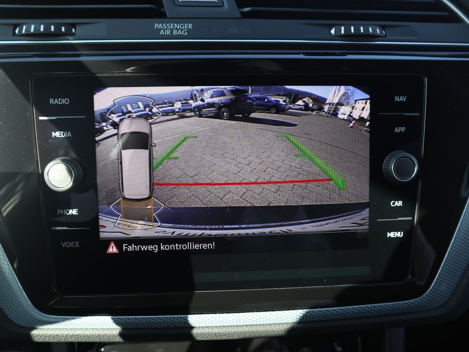 Fahrzeugabbildung Volkswagen Touran ENERGY 1,5 TSI OPF (150 PS) DSG*R-LINE*NAVI*7-SITZER*