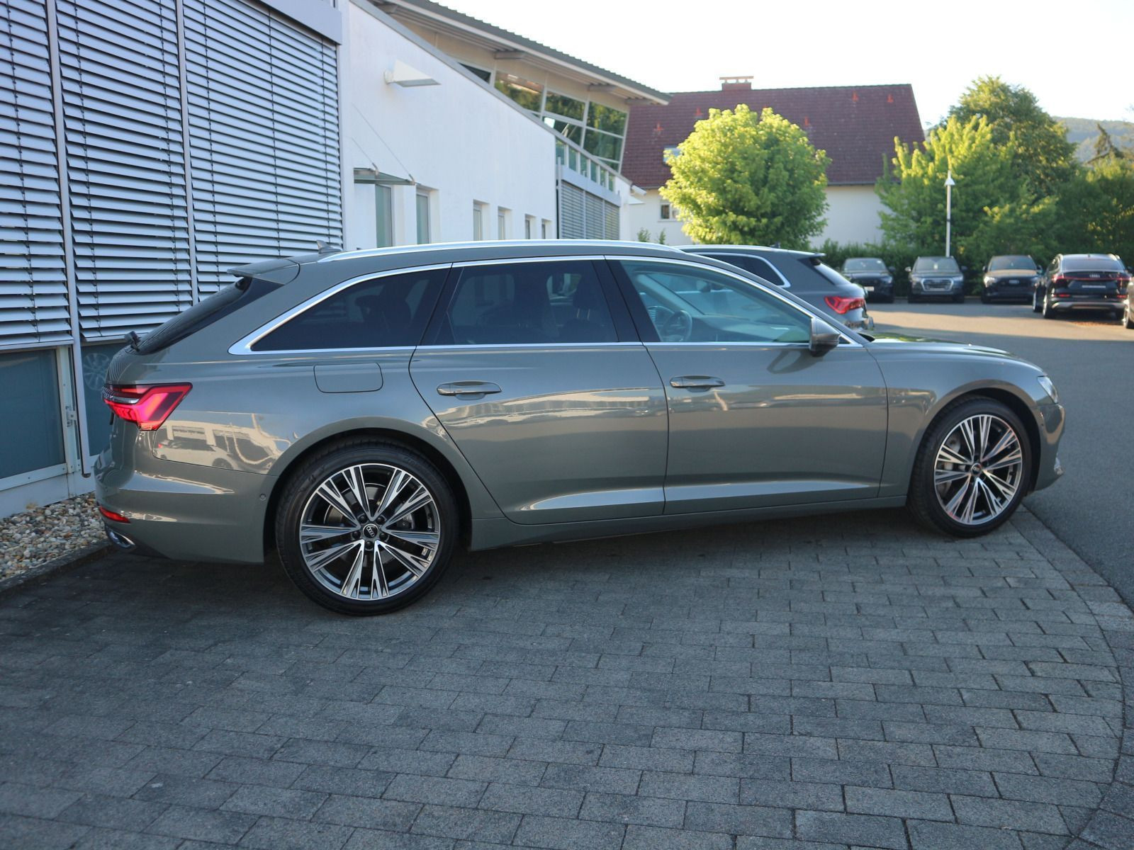 Fahrzeugabbildung Audi A6 Avant 50 TFSI e quattro basis CARPALY*RFK