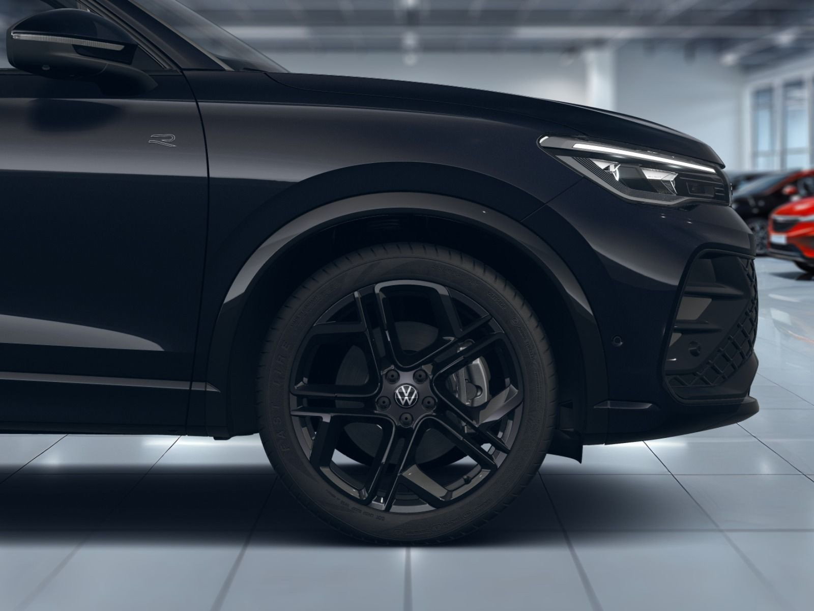 Fahrzeugabbildung Volkswagen Tiguan R-Line 2,0 l TDI SCR 4MOTION (193 PS) DSG*WINTERRÄDER*AHK*STHZG*