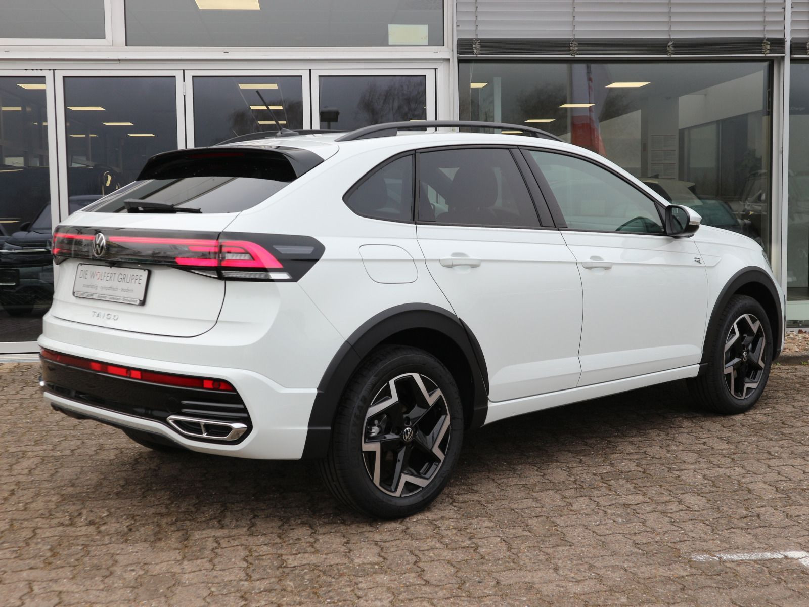 Fahrzeugabbildung Volkswagen Taigo R-Line 1,5 TSI OPF (150 PS) DSG *WINTERRÄDER*KAMERA*NAVI*