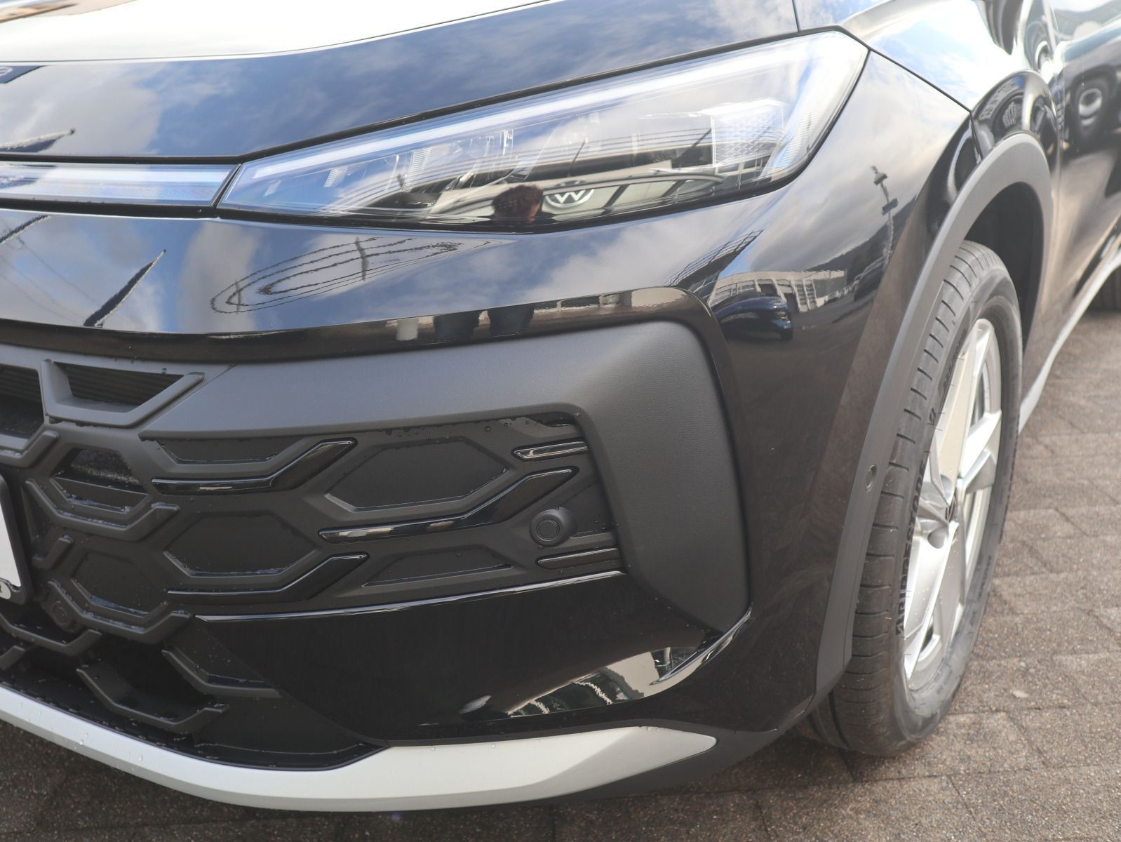 Fahrzeugabbildung Volkswagen T-Roc Style 1.5 eTSI OPF (116 PS) DSG *AHK*WINTERRÄDER*NAVI*NEUES MODELL*
