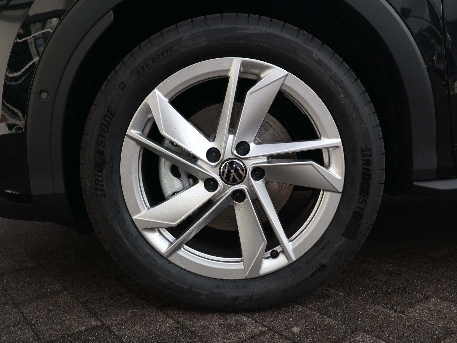 Fahrzeugabbildung Volkswagen T-Roc Style 1.5 eTSI OPF (116 PS) DSG *AHK*WINTERRÄDER*NAVI*NEUES MODELL*