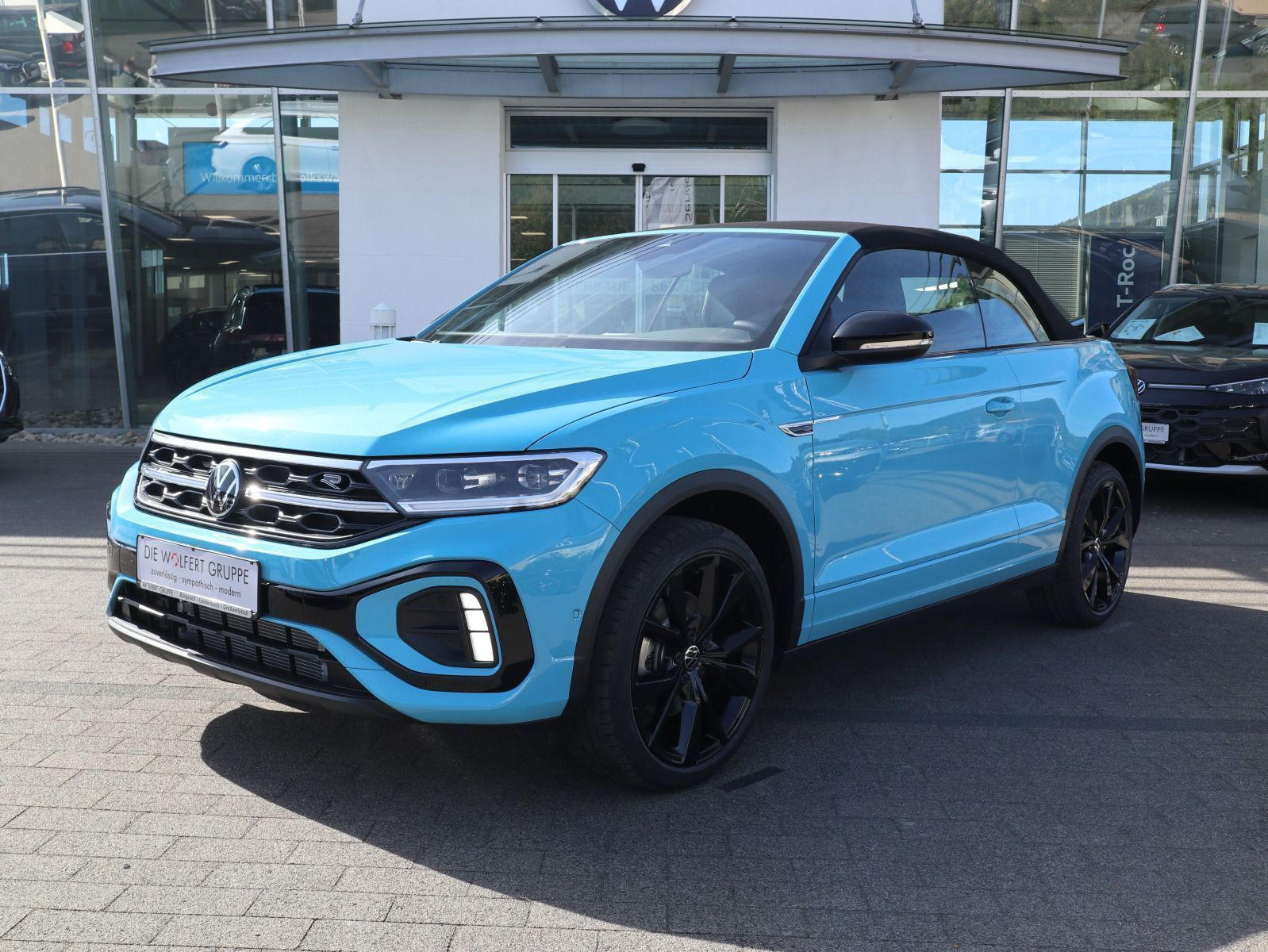Fahrzeugabbildung Volkswagen T-Roc Cabriolet R-Line 1.5 TSI OPF (150 PS) DSG *AHK*NAVI*BLACKSTYLE*