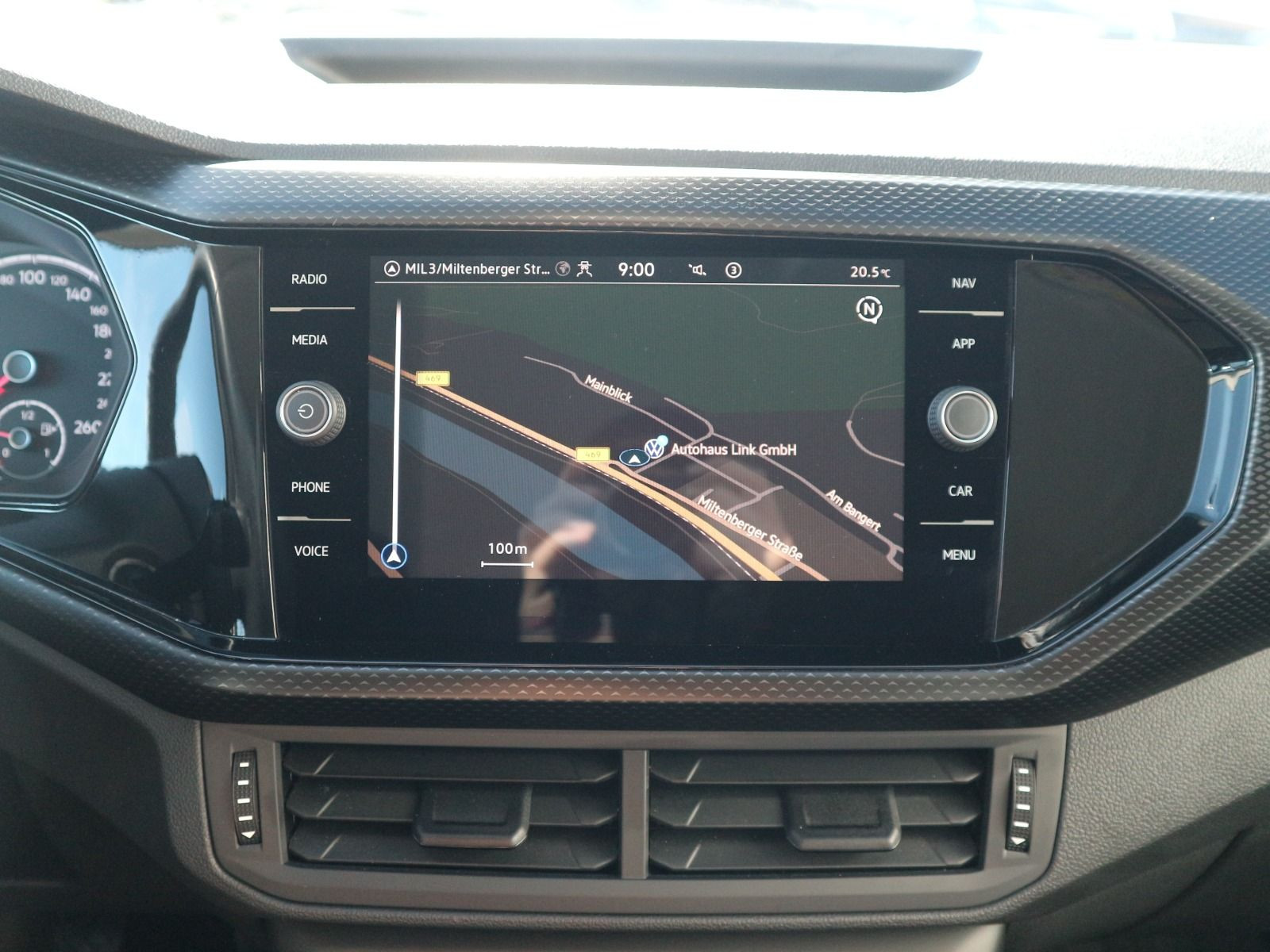 Fahrzeugabbildung Volkswagen T-Cross Life 1.0 TSI CARPLAY PDC DAB+ LIGHTASSIST
