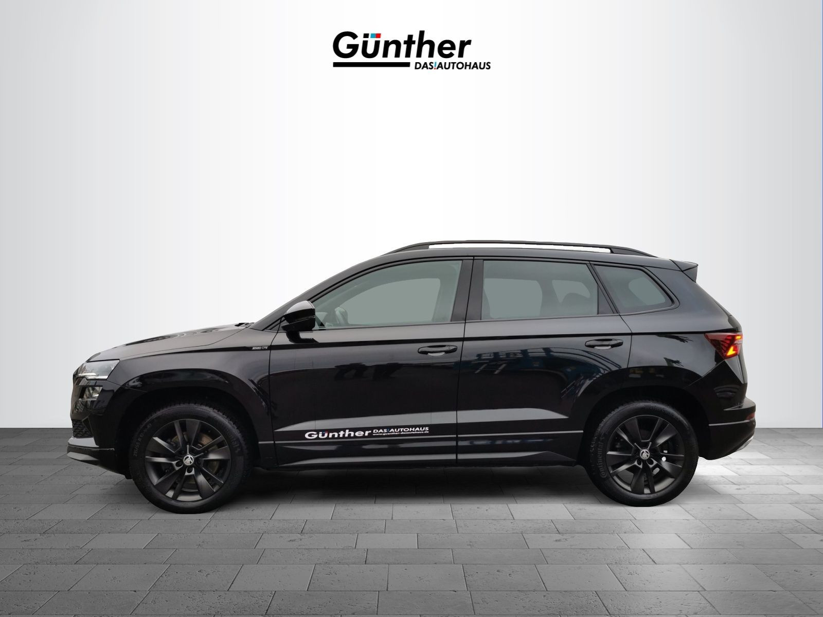 Fahrzeugabbildung SKODA Karoq Sportline 4x4 2,0 TDI DSG +AHK+PANO+STANDH