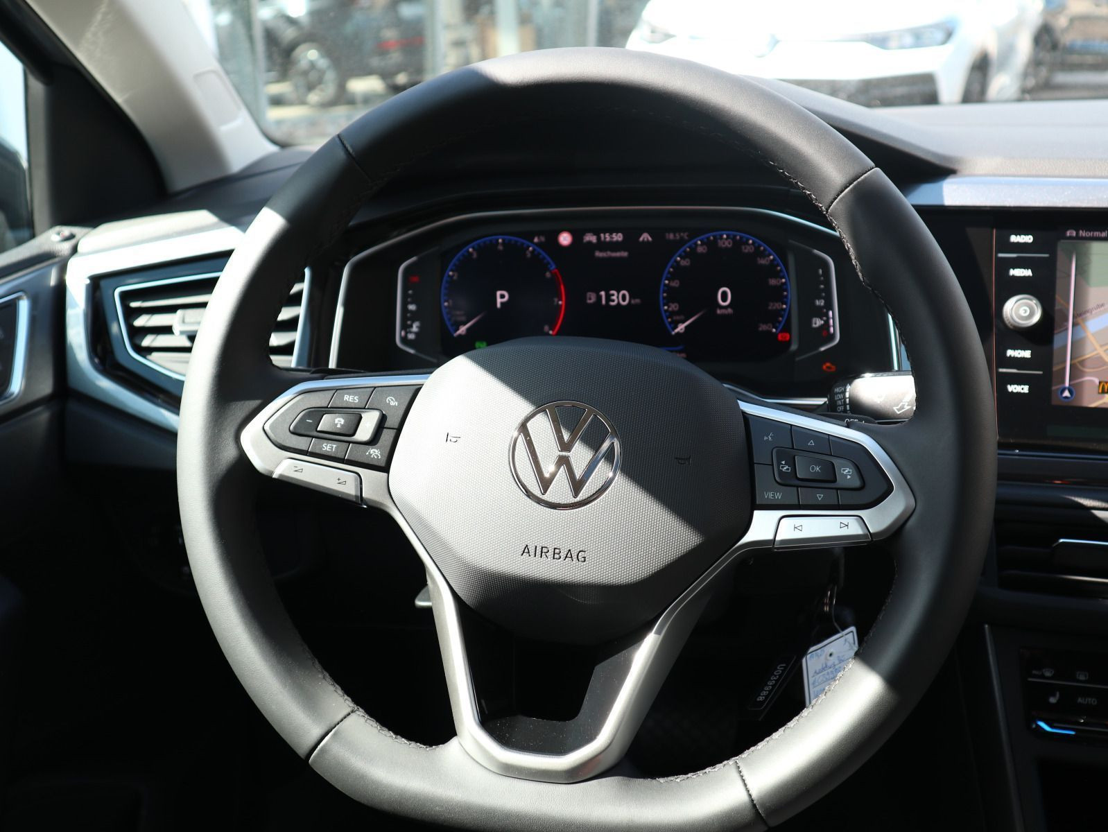 Fahrzeugabbildung Volkswagen Polo Style 1,0 TSI OPF (116 PS) DSG *AHK*WINTERRÄDER*PANORAMADACH*NAVI*