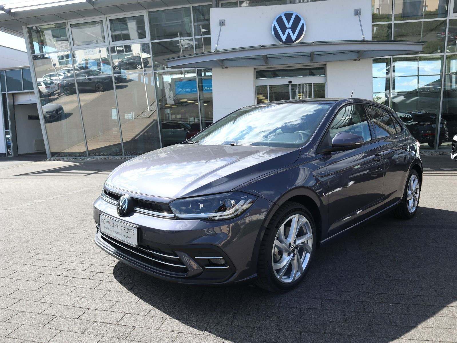 Fahrzeugabbildung Volkswagen Polo Style 1,0 TSI OPF (116 PS) DSG *AHK*WINTERRÄDER*PANORAMADACH*NAVI*