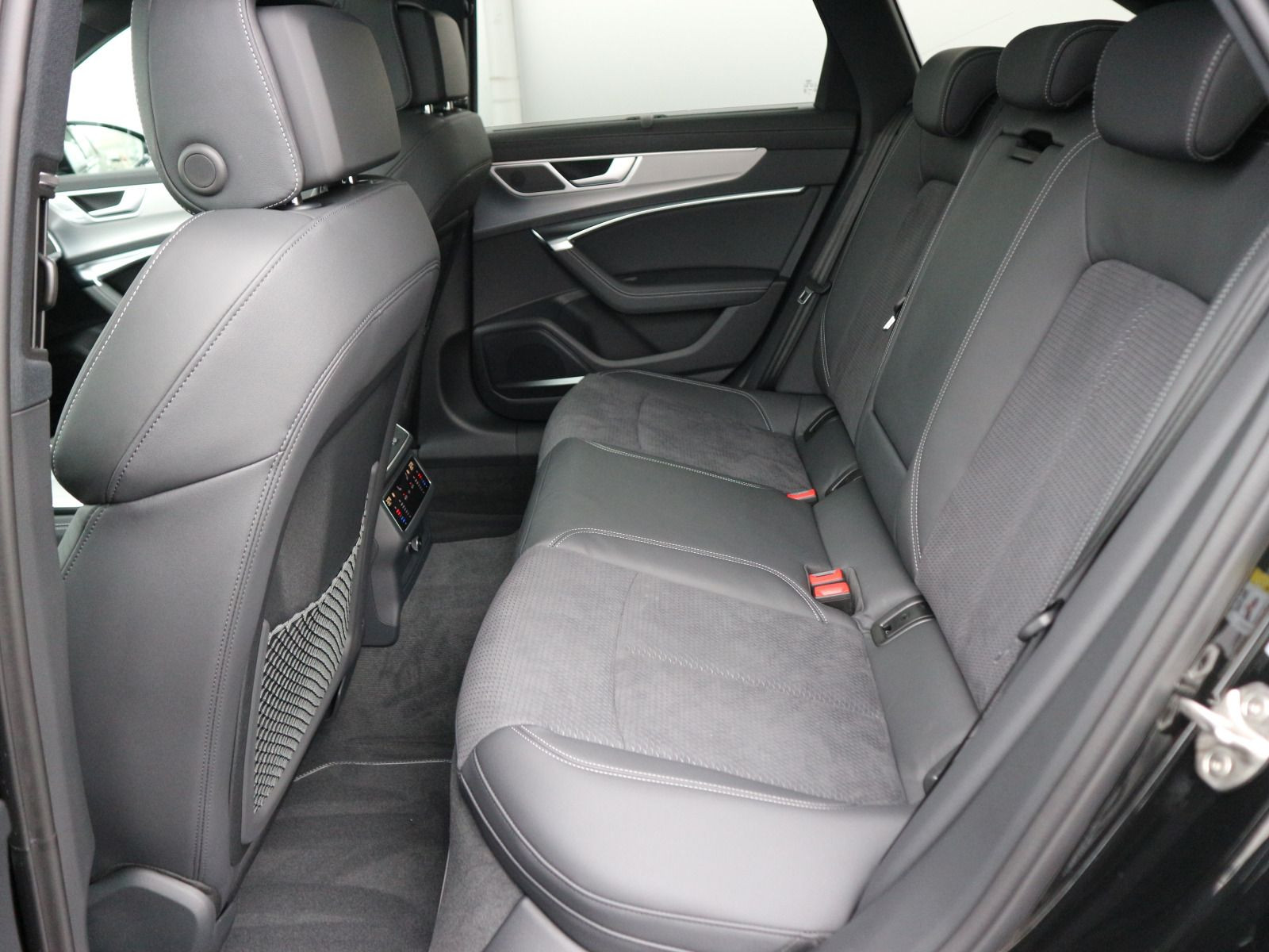 Fahrzeugabbildung Audi A6 Avant S line 55 TFSI e quattro S tronic*0,5%*