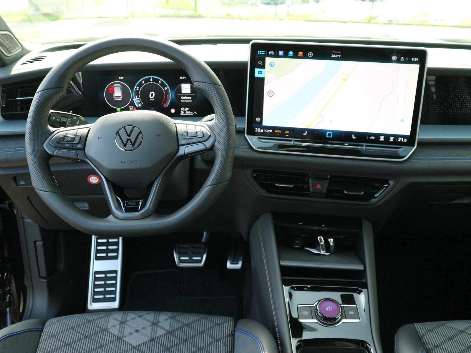 Fahrzeugabbildung Volkswagen Tayron R-Line 2,0 l TSI OPF 4MOTION (204 PS) DSG *7Sitzer*AHK*BLACKSTYLE*
